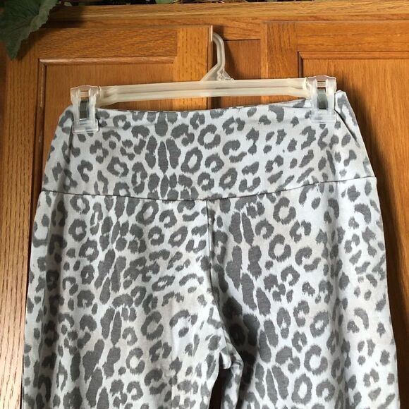 NWT Chaser Quadrablend Mob Wife Lace Up Back Leggings Animal Print Gray - M - Picture 6 of 11